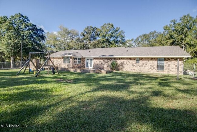 Building Photo - 22530 Saucier Lizana Rd