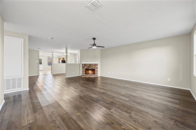 Building Photo - 8409 Redheart St