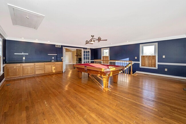 Building Photo - WELLER ESTATES