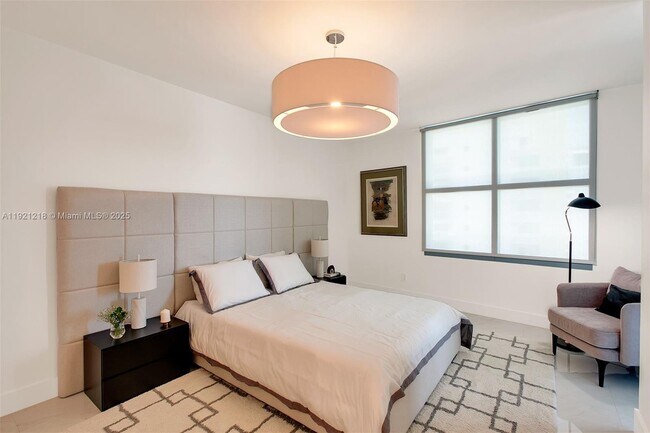 Building Photo - 1500 Ocean Dr