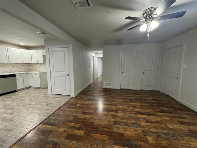 Building Photo - 309 Hillcrest St