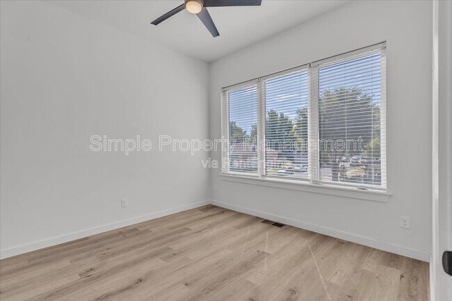 Building Photo - 1625 NW 16th St