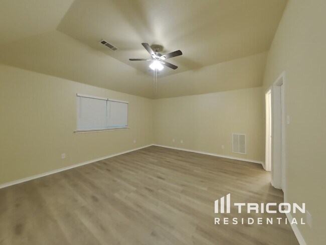 Building Photo - 1505 Parkside Dr