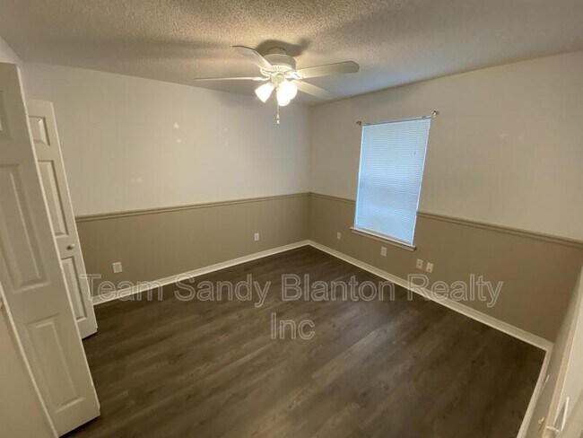 Building Photo - 10340 Chinaberry Ct