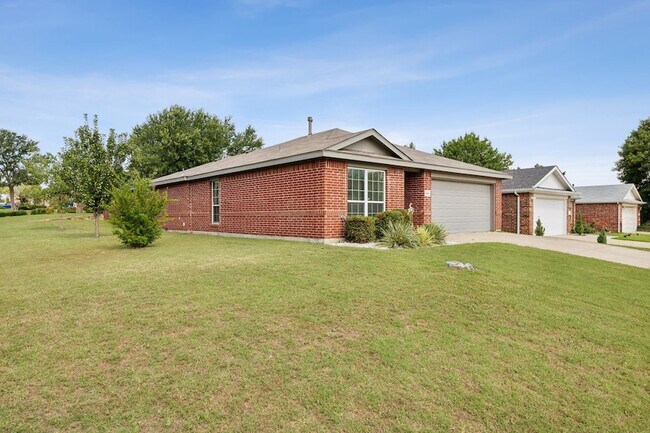 Building Photo - 1001 Margaret Dr