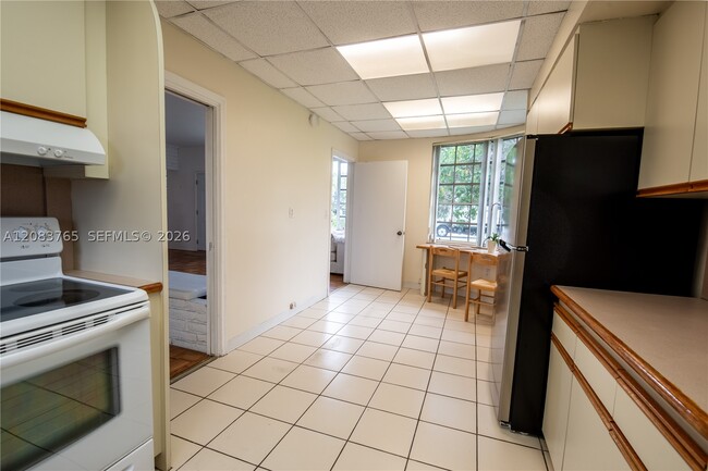 Building Photo - 85 S Hibiscus Dr
