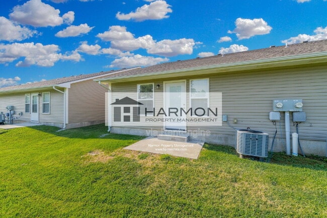 Building Photo - 5326 N Hillside St