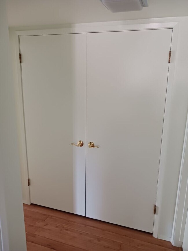 Building Photo - Duplex for RENT!