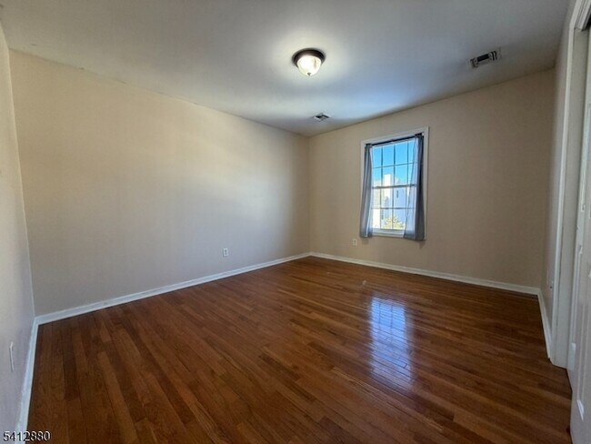 Building Photo - 105 Churchill Ave