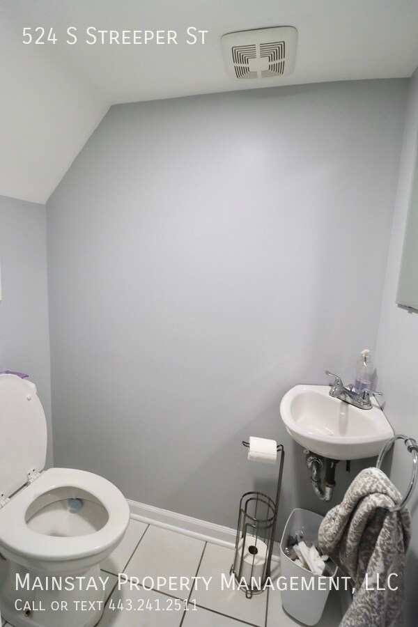 Building Photo - 2 Bed Rowhome in Prime Canton Location!