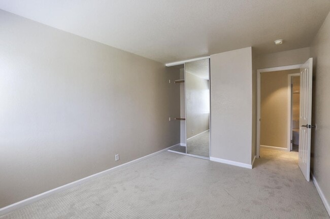 Building Photo - 916 Beach Park Blvd
