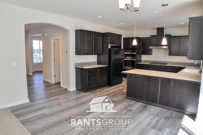 Building Photo - Beautiful  3 bedroom, 2.5 bath, 2-story home in Steilacoom Ridge
