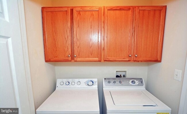 Building Photo - 2303 Huntington Station Ct