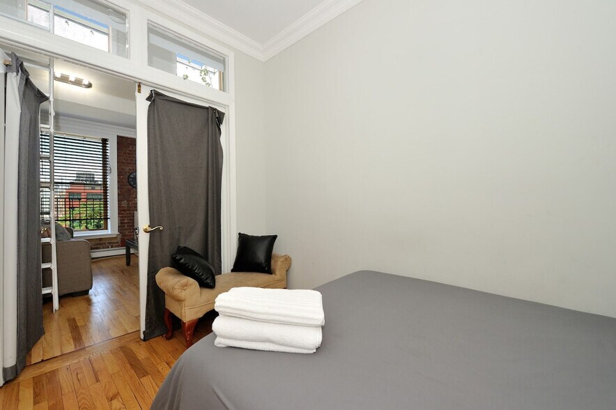 Building Photo - 468W W 47th St