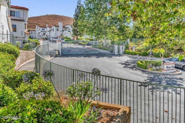 Building Photo - 315 Westlake Vista Ln