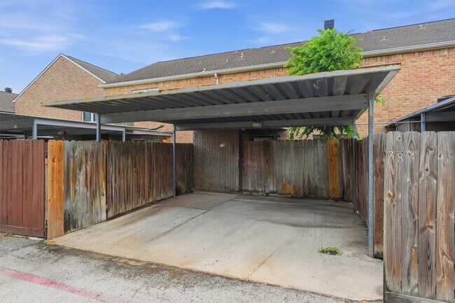 Building Photo - 78 W Park West Dr