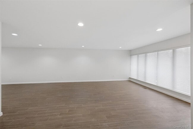 Building Photo - 70 Pheasant Run