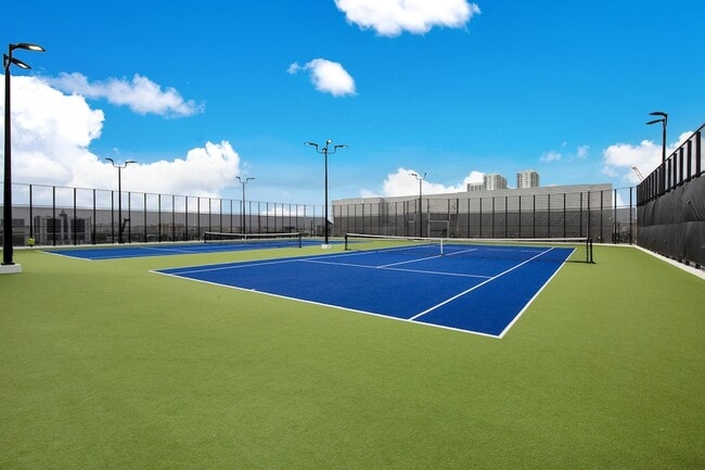 Building Photo - 851 NE 1st Ave