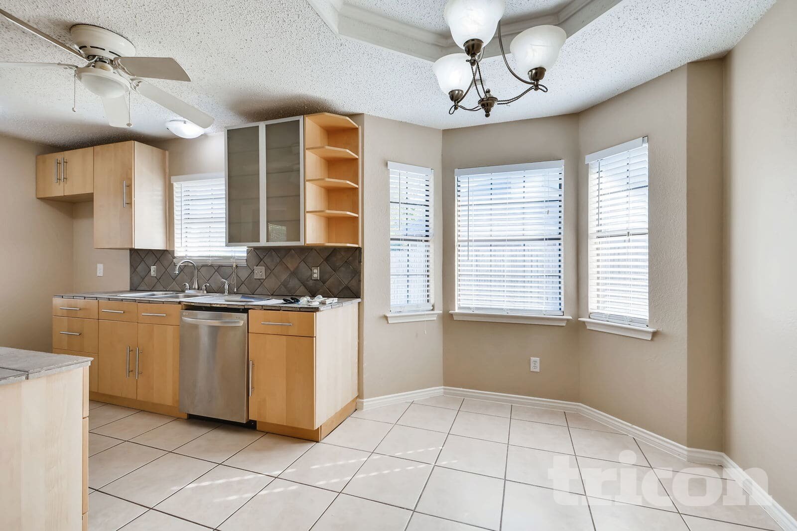 Building Photo - 641 Park Ln