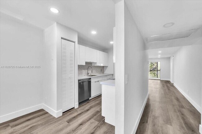 Building Photo - 1201 SW 128th Terrace