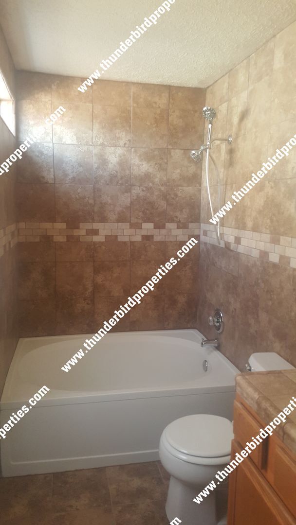 Building Photo - Ventana Ranch - 3 bedroom, 2 bath home near parks