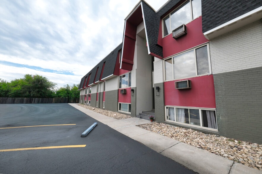 Building Photo - Squire Apartments