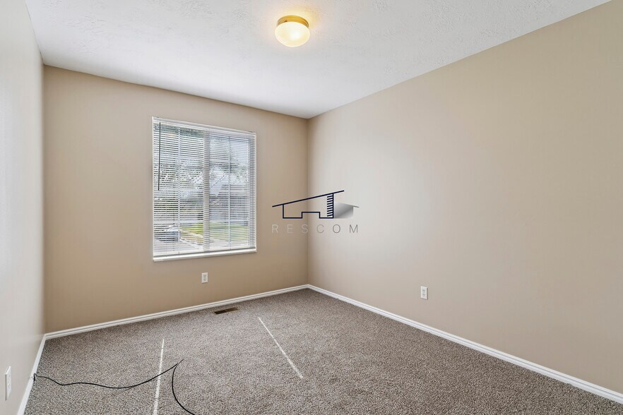Building Photo - 4935 S 3975 W