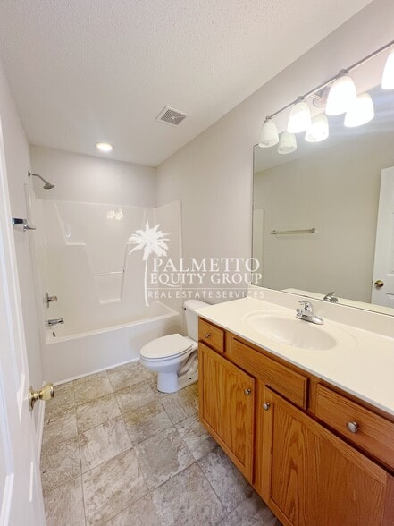 Building Photo - 5138 Bartholomew's Ln