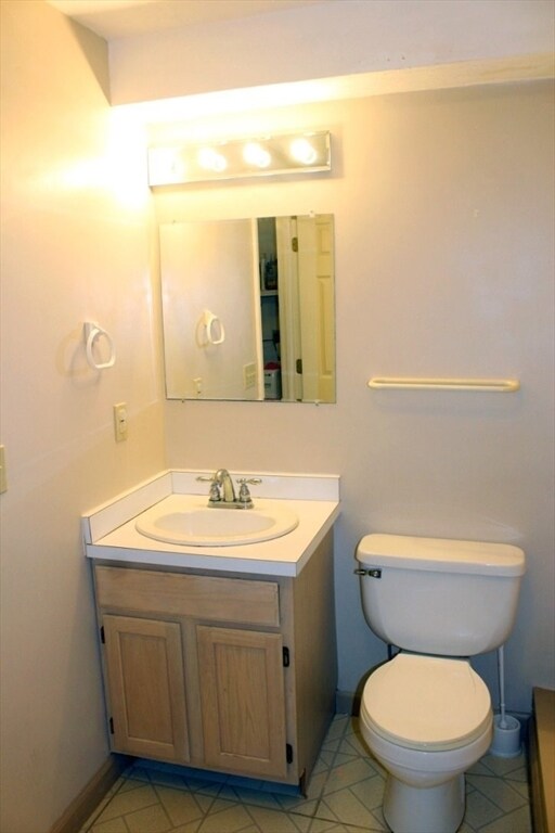 Building Photo - 19 Hillando Dr