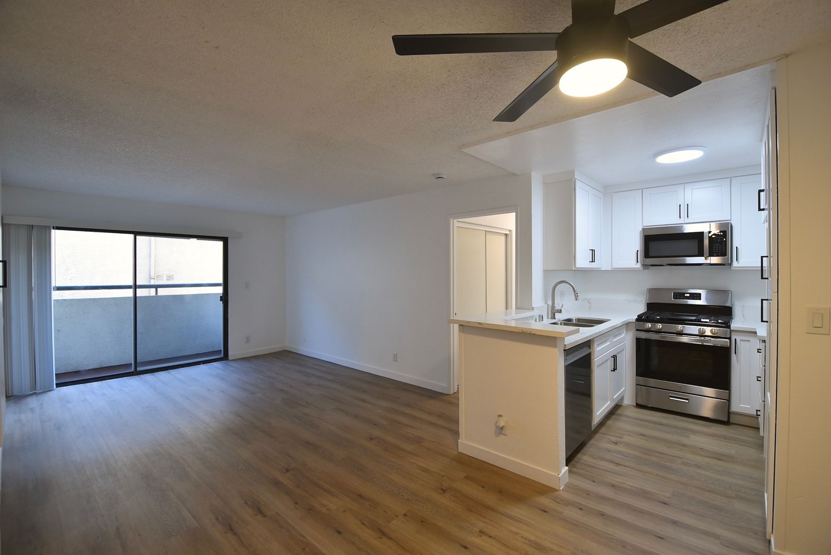 Building Photo - 7032 Remmet Ave