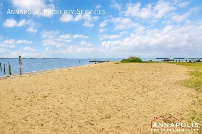 Building Photo - 714 Old Love Point Rd