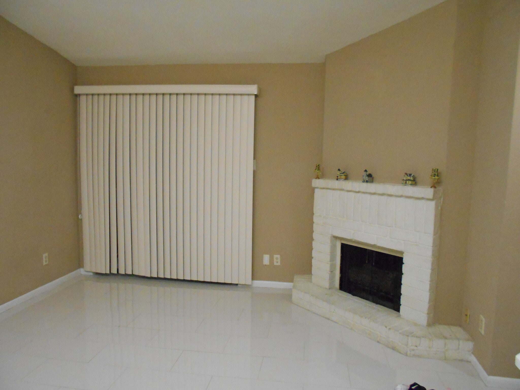 Building Photo - 3834 Willow Springs Ln