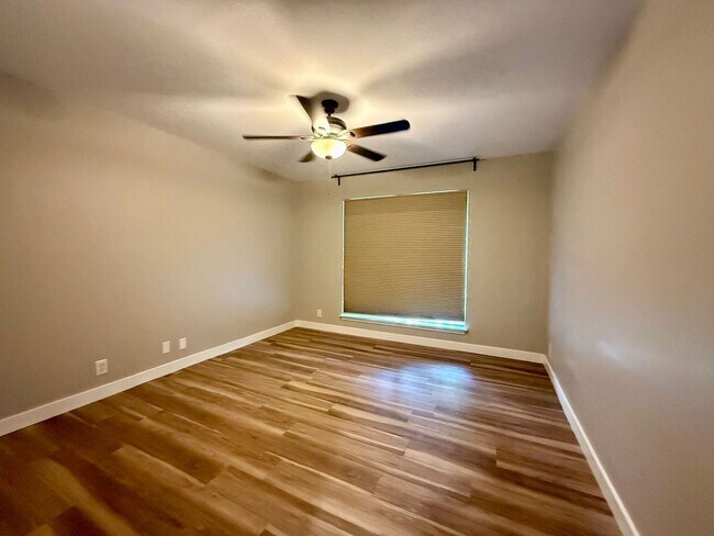 Building Photo - 1031 Bobcat Crk, San Antonio, TX 78251