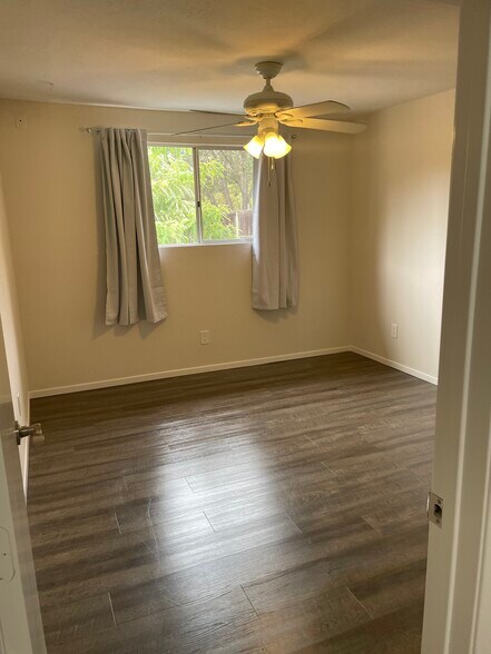 2nd bedroom - 22947 San Vicente Rd