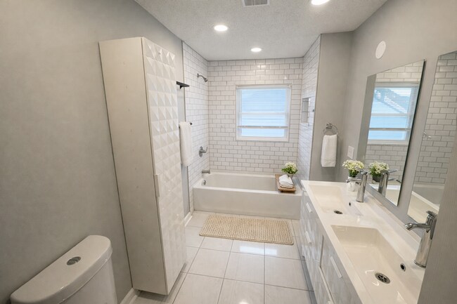 Building Photo - 21 N Colorado Ave