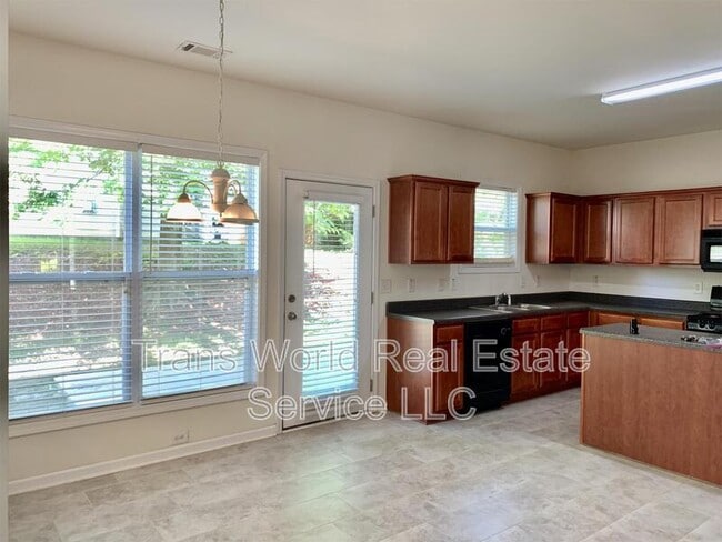 Building Photo - 2202 Jasmine Glen Dr