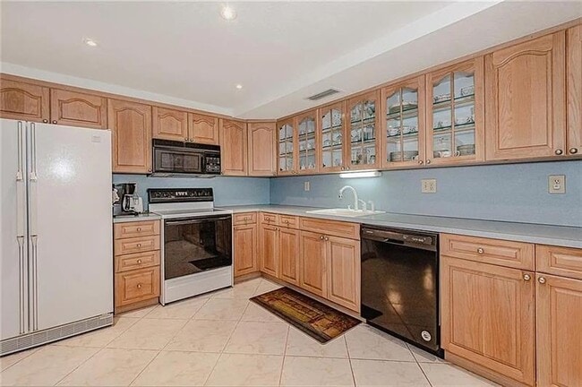 Building Photo - 1600 S Ocean Dr