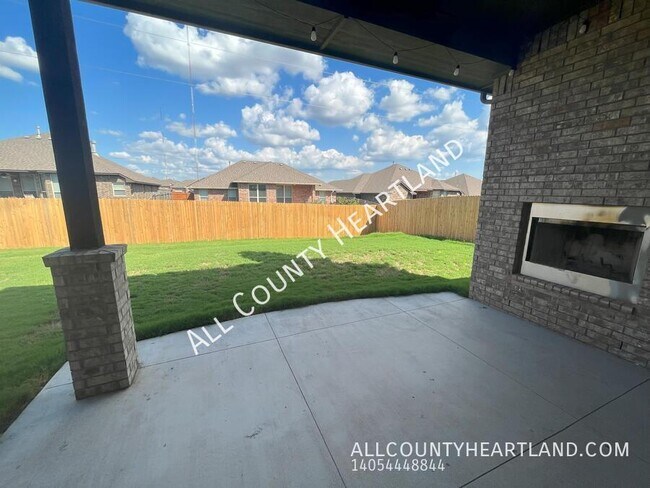 Building Photo - 3512 Tahoe Dr