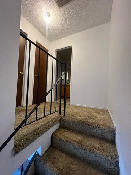 Building Photo - 4722 Greenholme Dr