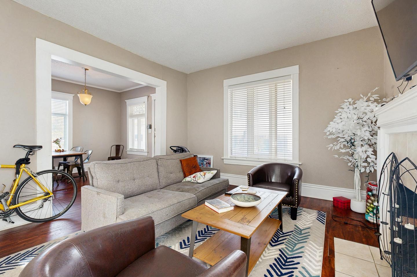 Building Photo - 3516 Baltimore Ave