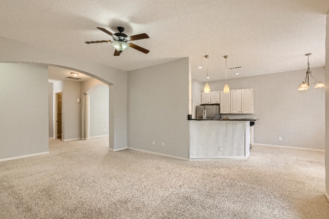 Building Photo - 9136 Scenic View Cir