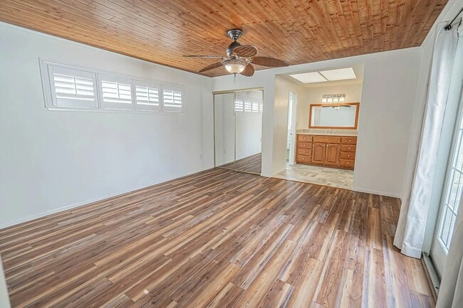 Building Photo - 25173 Markel Dr