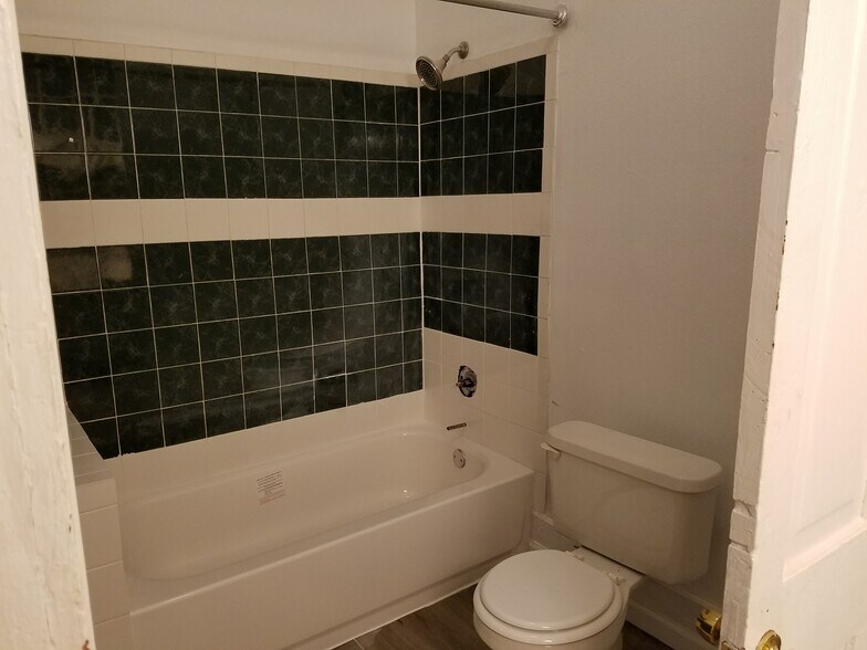 Bathroom - 921 N Miro St