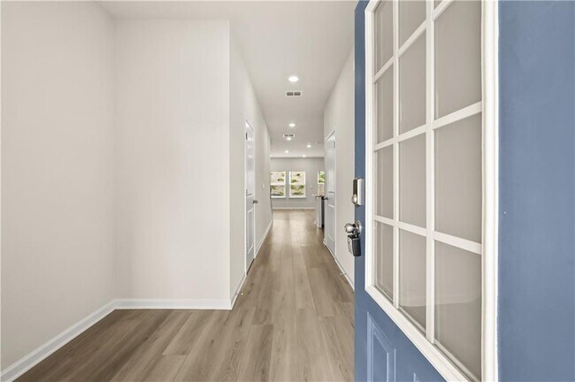 Building Photo - 3635 Shore Wood Ave