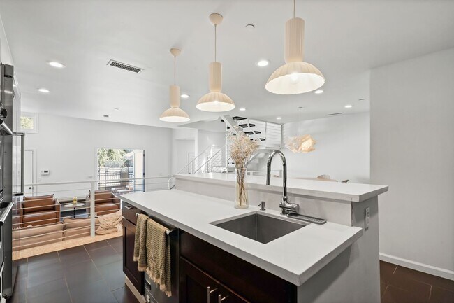 Building Photo - 9842 Portola Dr