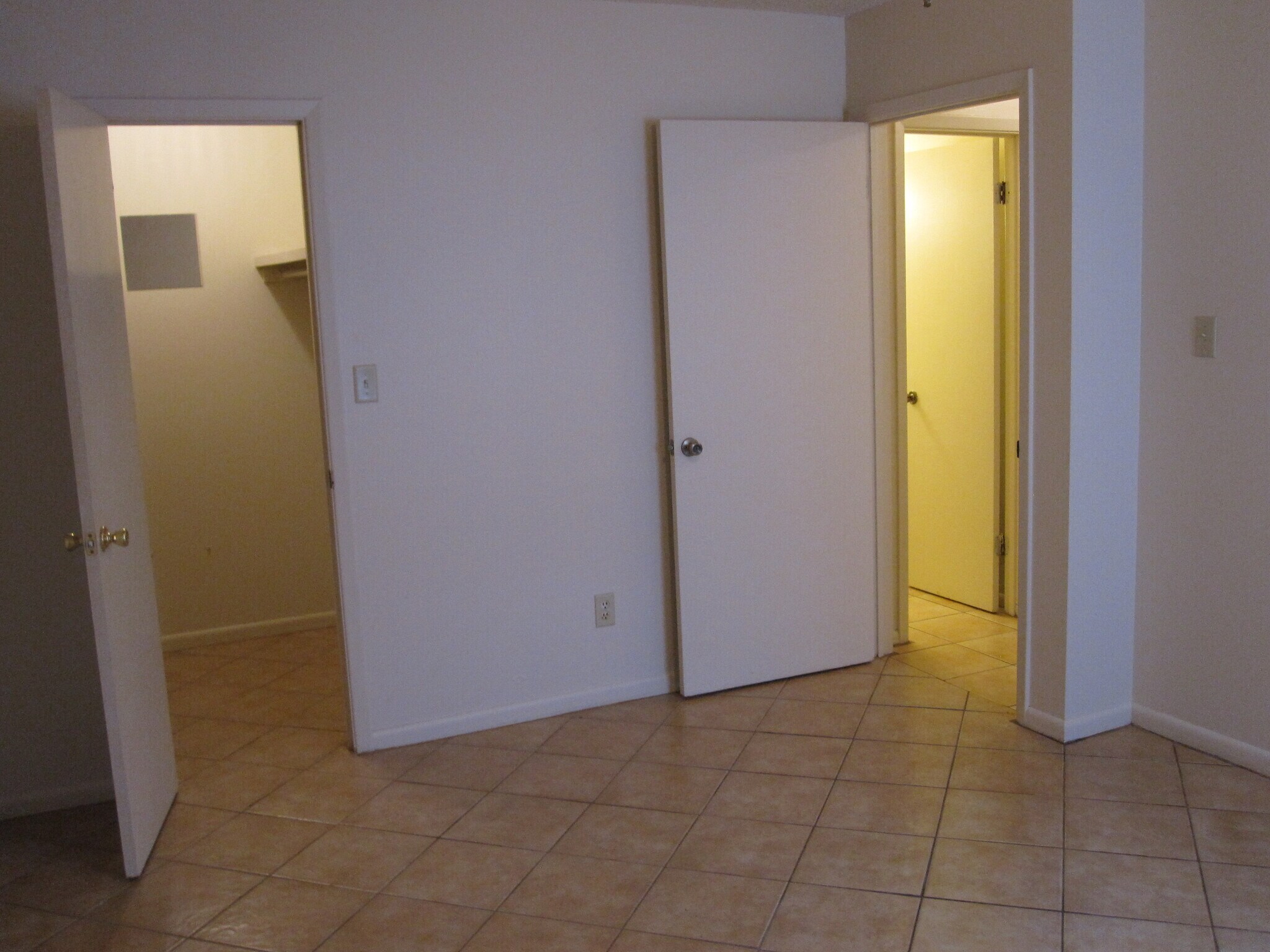 Building Photo - 104 Stanford Dr