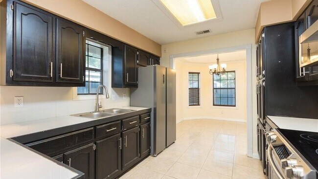 Building Photo - 3821 Oriole Ave