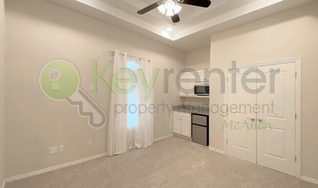 Building Photo - Beautiful 4 Bedroom- 3.5 Bathroom Home in Alamo, TX