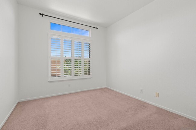 Building Photo - 12650 Springbrook Dr