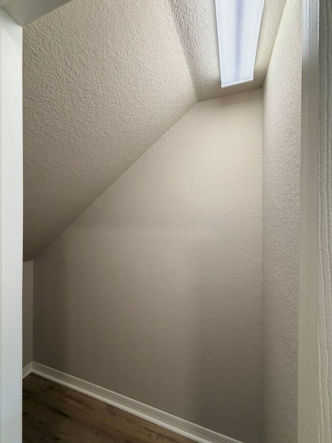 Building Photo - Modern 3BR Townhome in Plant City – Move-In Ready